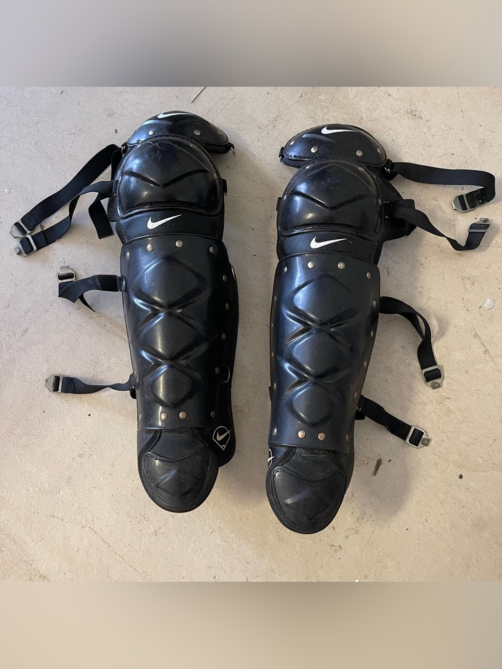 Nike Diamond Elite Adult Baseball Catcher's Leg Guards (Size Large / 17")